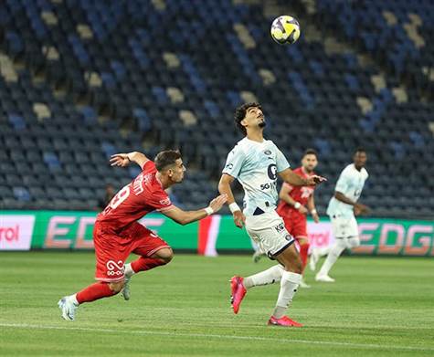 המשחק נרגע ושתי הקבוצות מתקשות לייצר מצבים (אלן שיבר)