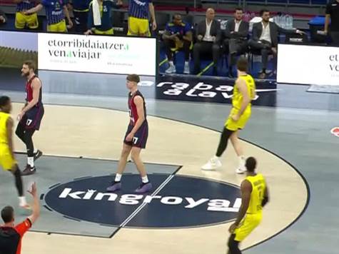 <STRONG><U>לוהט: צפו בשלשה גדולה של לוני ווקר</U></STRONG>