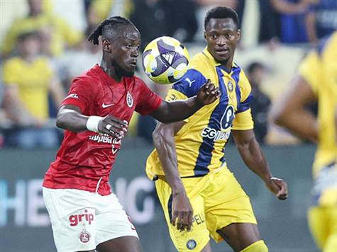 החמצה ענקית של הפועל תל אביב! סילבה הכניס כדור נהדר לבואטנג שנותר לבדו מול מליקה, אך השוער הצליח להדוף לקרן (אלן שיבר)