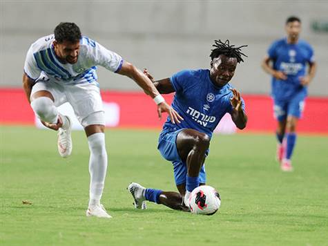 עידו שרון במופע ענק. הצלה גדולה נוספת שלו מרגלו של קורטס (אלן שיבר)