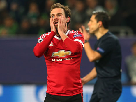 עשור ויום אחרי שהודח עם מנצ`סטר יונייטד בשלב הבתים של ליגת האלופות, אלכס פרגוסון הגיע הערב לוולפסבורג ארנה כדי לראות את השדים האדומים מנסים להימנע מגורל דומה. לצערו, זה לא קרה והאנגלים נפרדים מהצ`מפיונס בשלב מוקדם אחרי הפסד 3:2 לוולפסבורג.