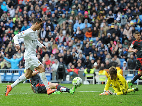 רונאלדו כובש בקלילות. סלטה מפורקת (getty)