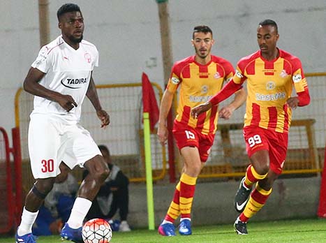 ג`ון אוגו. ב``ש מתקשה לפתח את המשחק הרגיל שלה (צילום: דני מרון)