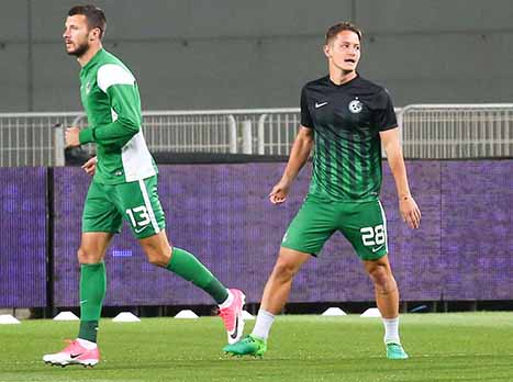 מכבי חיפה מגיעה במומנטום חיובי אחרי הניצחון המרשים על בית``ר במחזור שעבר. המאמן גיא לוזון מאמין בהרכב שניצח את המשחק הקודם ובחר לעלות עם אותם 11, למעט שינוי אחד כפוי בעקבות השעייתו של דקל קינן בגין כרטיסים צהובים. מארק ואליינטה יפתח במקומו יעלה במקום הבלם הישראלי.