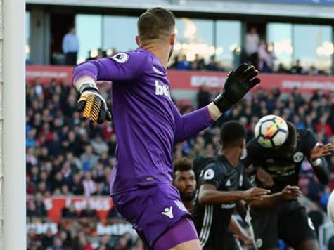 מאטיץ` מסיט את כדור הקרן לפוגבה, שנוגח על ראשפורד ומשם לרשת. החלוץ האנגלי מקבל את הקרדיט על השער הזה ויונייטד חוזרת במהרה