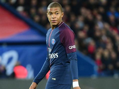 מחצית בפארק דה פראנס. 0:0 בין פ.ס.ז` לליון