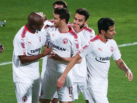 אורן ביטון קיבל את הכדור באגף השמאלי, העביר מסירה נהדרת לרחבה וגיא מלמד דחק מקרוב לרשת. <STRONG>צפו בשער </STRONG>(דני מרון).