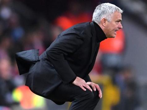 מרסיאל מגלגל לידיים של שצ`סני מ-25 מטרים. ככה יונייטד לא תגיע לשום מקום