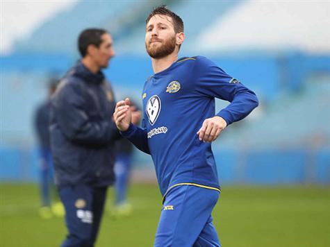 השחקנים מתחממים, עוד מעט מתחילים! (אלן שיבר)