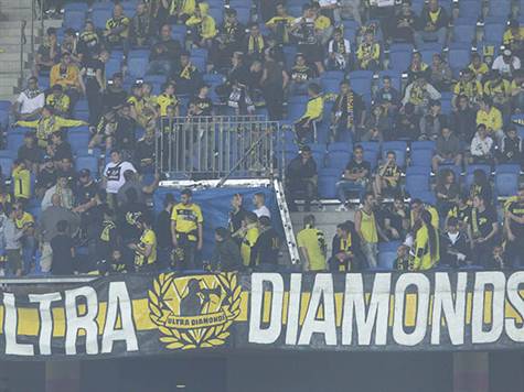 4,950 אוהדים הגיעו למשחק הערב (צילום: אלן שיבר)