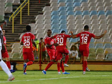 <STRONG><FONT color=#003399>צפו בשער של רז כהן (צילום: לירון מולדובן)&nbsp;-></FONT></STRONG>