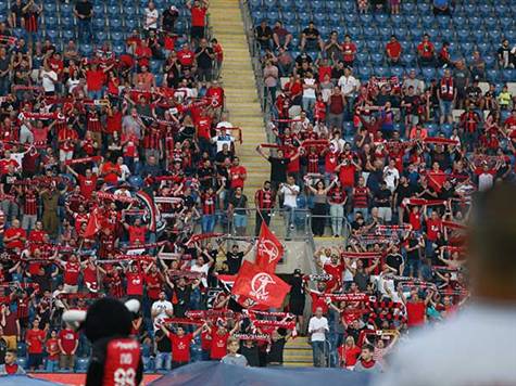 המחצית השנייה נפתחה. האם האוהדים יקבלו פה שער? (ניר קידר)