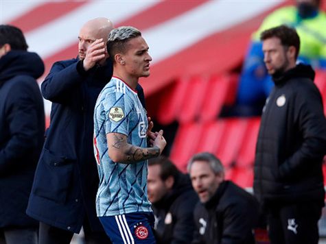 טן האח מרענן את השורות. הברזילאי בכלל לא אוהב את החילוף. (GETTY)