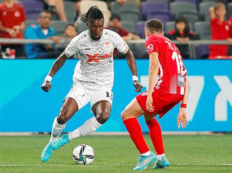 מצב טוב של סכנין, שהשתלטה על המשחק. קונטה השאיר את הכדור אחורה לאודה, אבל הבעיטה שלו עפה גבוה מעל השער (אלן שיבר)