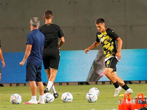 יון ניקולאסקו כבש בשבוע שעבר את שער הבכורה שלו בבית``ר, הערב הוא ינסה להמשיך ולמצוא את הרשת - וגם לנצח (צילום: אלן שיבר)