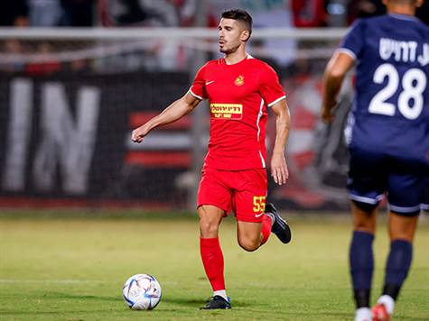 בינתיים אשדוד מחזיקה יותר בכדור, אבל אף אחת מהקבוצות לא מסוכנת עדיין (מאור אלקסלסי)