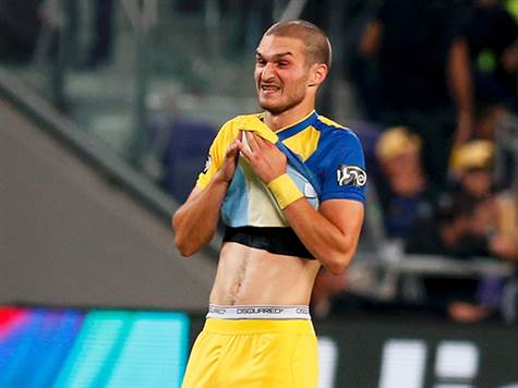 האם מכבי ת``א תצליח לכבוש? הלחץ הולך וגובר, תרתי משמע (צילום: אלן שיבר)