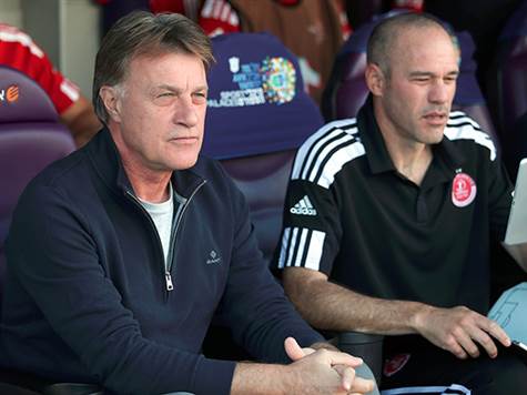 זה לא נראה טוב עד כה מבחינת הקבוצה שלו, שפשוט לא מצליחה לאיים על השער של לויטה. דראפיץ` (אלן שיבר)