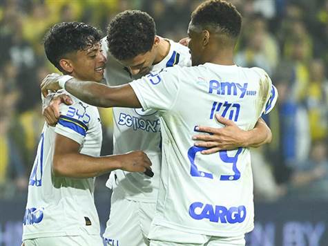 מכבי ת``א בדרך לניצחון הכי מרשים שלה העונה (צילום: ברני ארדוב)