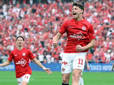 <strong>פנדל מדויק לפינה - 0:1 הפועל ת``א! (צילום: אלן שיבר)</strong>