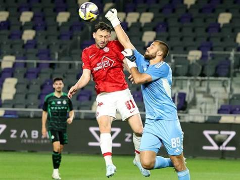 חמש דקות לסיום המחצית הראשונה, האם נראה פה שער? (אלן שיבר)