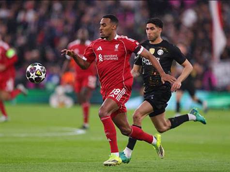 קצב גבוה מאוד בשני הצדדים באנפילד. שתי הקבוצות מחפשות את השער הראשון&nbsp;(Photo by Catherine Ivill - AMA/Getty Images)