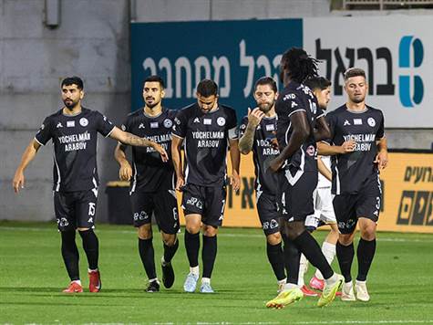 <strong>סיום המחצית ראשונה. טבריה מובילה 0:1 על ריינה, שנכון לכרגע, יורדת לליגה הלאומית (קובי אליהו)</strong>