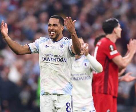<strong>תוצאת המחצית:</strong> אסטון וילה - פרייבורג 0:2 (GETTY)