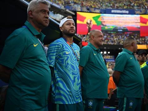 <p>כמה ברזיל צריכה שהאיש הזה יעזור לה...</p><p>(Photo by Shaun Botterill - FIFA/FIFA via Getty Images)</p>