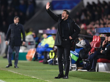 סימאונה מחלק הוראות (getty)