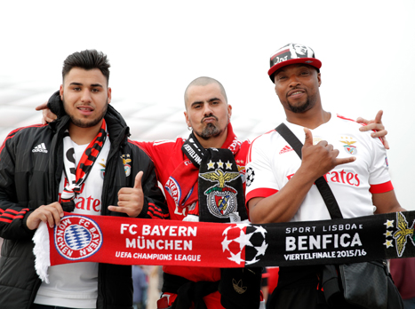 אוהדי בנפיקה במינכן. מאמינים בסנסציה? (getty)