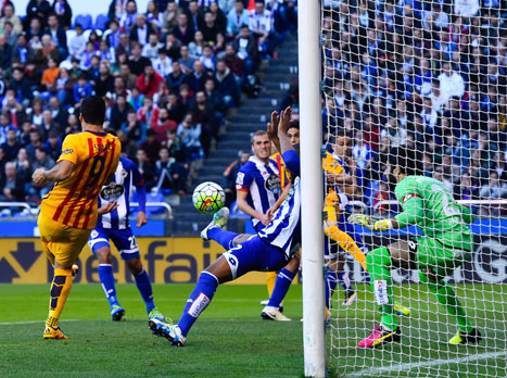 סוארס כובש בלי הפרעה