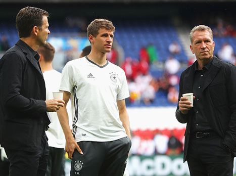 תגידו לנו, מה יהיה עם האיש הזה? מולר, המועמד המוביל של כל המהמרים לתואר מלך השערים של היורו, עדיין לא מצא את הרשת. חושבים שזה יקרה הערב?