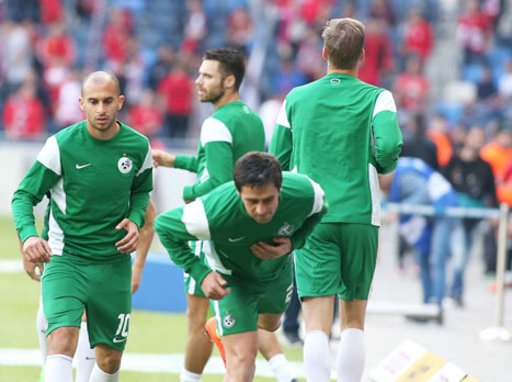 ואצק שב ל-11 של מולנסטיין (יוסי שקל)