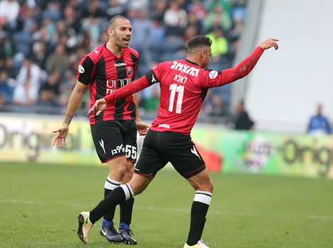 שחקן קלאץ`, לאלה (יוסי שקל)