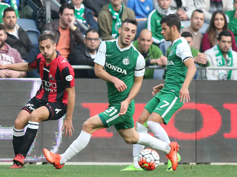 הירוקים שולטים, אך הפועל חיפה מסוכנת במתפרצות. דור מלול כמעט וסידר לממן את ה-0:2, אך הנגיחה של ממן חלפה מעל המשקוף.