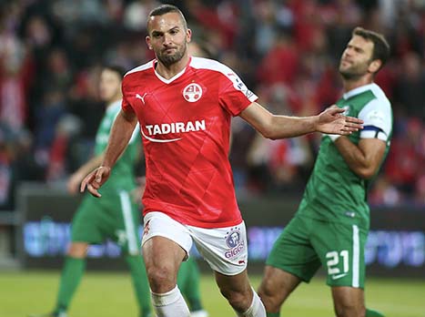 העונה הביתיות הכריעה את שני המפגשים. חיפה גברה על האלופה בסמי עופר 1:2, אך בטרנר נכנעה 2:0 משערים של טוני וואקמה ובן שהר, מה שקטע רצף של 8 משחקים ללא הפסד לב``ש (צילום: אלן שיבר)