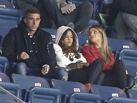 ורד המתוסכל צופה מהיציע (צילום: אלן שיבר)