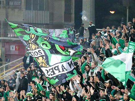 כתבתנו <STRONG>נטע בן אברהם</STRONG> מוסרת שכ-3,000 אוהדים הגיעו לאצטדיון הי``א, 1,800 מהם אוהדי מכבי חיפה (דני מרון)