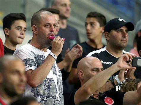 לעומת המחצית הראשונה המלהיבה, הקבוצות לא מצליחות להגיע למצבים עד עכשיו בחצי השני (אלן שיבר)