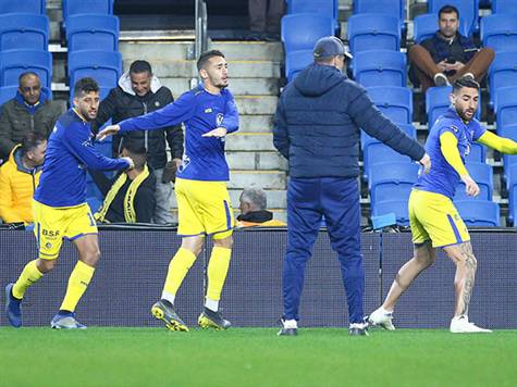 בעקבות הניצחון של בני יהודה, מכבי ת``א מובילה ``רק`` ב-17 נקודות בפסגה. כמובן לפני המפגש עם הצפוניים (אלן שיבר)