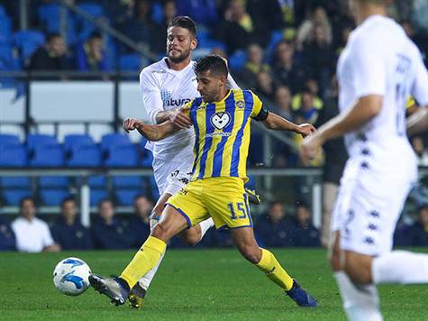 כובש השער השני יוצא לכל תשואות הקהל