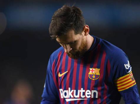 מסי מחמיץ פנדל! הפרעוש שוב עמד מול מאסיפ, השוער ניצח הפעם את דו הקרב עם זינוק יפה לפינה (PAU BARRENA, Getty)