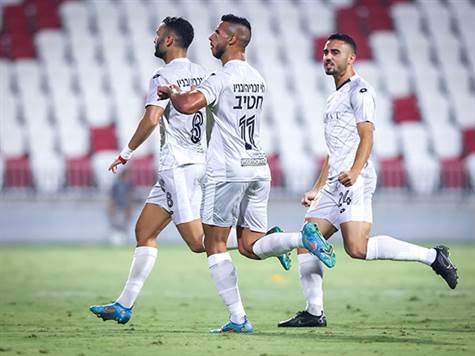 <STRONG>סיום באיצטדיון גרין: 1:2 להפועל חדרה על בני ריינה, ניצחון בכורה לאסף נמני כמאמן בליגת העל</STRONG> (מאור אלקסלסי)
