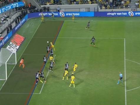 שימו לב לקווים בהילוך החוזר: ערן זהבי לא בנבדל, עודה החליט בכל זאת - אין שער