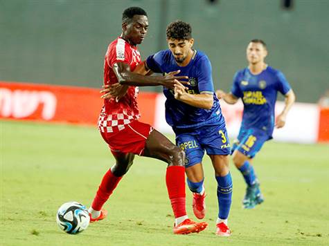 פתיחה לא טובה של המחצית השנייה במכבי ת``א. הצהובים לא נכנסו למשחק עדיין (צילום: אלן שיבר)