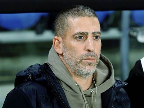 רן קוז`וך רואה את הקבוצה שלו לוחצת מצוין, ומחפשת את השוויון. בית``ר הולכת אחורה (צילום: אלן שיבר)