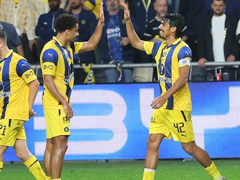 אבו פרחי שוב מבשל, החלוץ שולח עומק לרוי רביבו שמצטרף מהאגף השמאלי, והאחרון שולח כדור חד לפינה הקרובה (אודי ציטיאט)