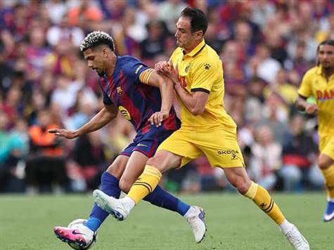 ברצלונה שולטת במשחק, ללא בעיות (GETTY)