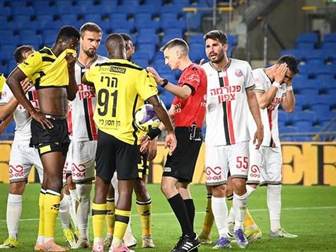 נתניה במשחק בו היא חייבת לנצח כדי להשיג כרטיס לפלייאוף העליון והיא כמעט לא מסכנת את השער של הפועל חיפה. לא כך נראית קבוצה שרוצה להתברג בשישייה הראשונה (ברני ארדוב)